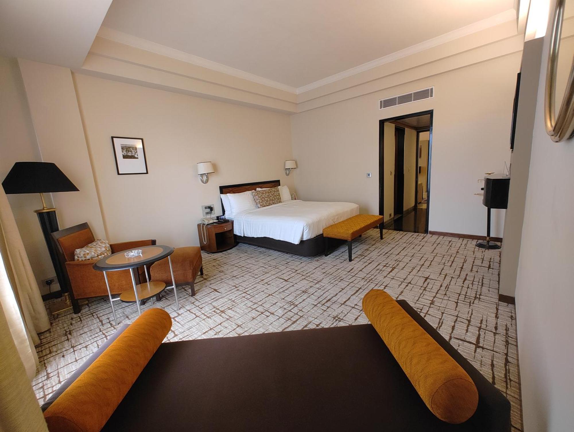 Hotel Marine Plaza Мумбаи Экстерьер фото